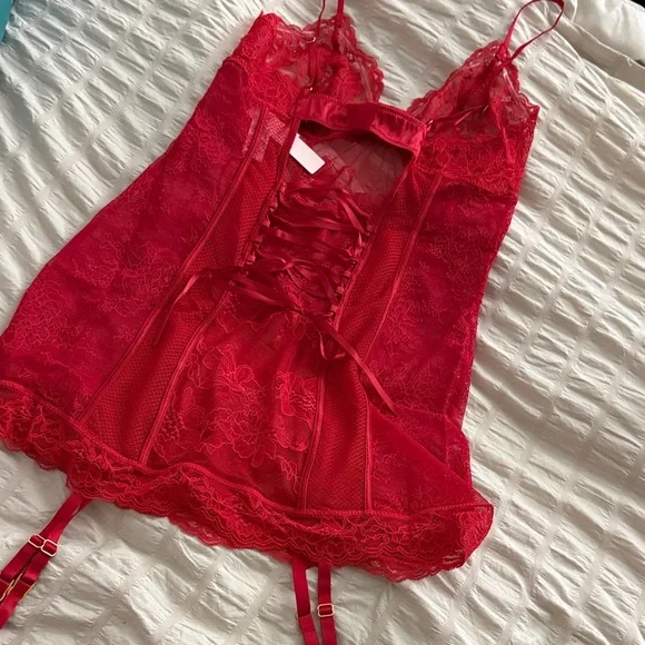 ** Victoria’s Secret ** Elegant Red Lace Lingerie Set adjustable with garter - M - Picture 6 of 13